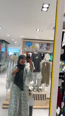 A post by @sihamiita_ on TikTok caption: Gabar waliba nin ilaashta dhawrta jacel ku faana boqorad ka dhiga ka saresiiya qeer keeda bey rabaa mise waa been gabdhow??😌🥰#queensihaam #ritaasha #axmed_ak2 #ramlahmed7 #lukcmaan 