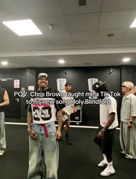 A post by @ishellee on TikTok caption: #Holyblindfold run it ahhhhhp‼️@chrisbrownofficial @Lancesavali @Lindsay Jayne Ducos @Shaqfamous @Josh “dancer boy” Smith @donsoup @Ciaira Jordn @Toshi @klaudiaantos @Nataly Santiago @Maho Udo @Allan “Ajaye” Hilla-Skeene @dom_lashvwn 
