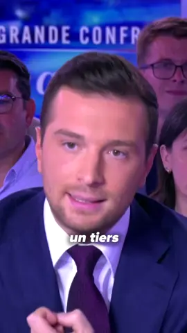 A post by @jordanbardella on TikTok caption: Quand on vient en France, on doit pouvoir subvenir à ses besoins. Un étranger qui, au bout de 6 mois, n'a pas de contrat de travail, doit repartir dans son pays, comme le font la Suisse, l'Allemagne ou l'Angleterre.