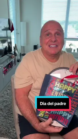 A post by @los_chicaneros on TikTok caption: Como son los regalos del día del padre 