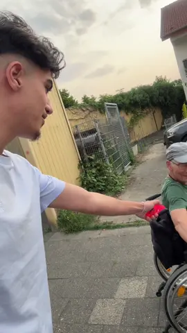 A post by @eldenolive on TikTok caption: Er hat nicht mehr aufgehört… #fyp  #viral #foryoupage #eldeno 