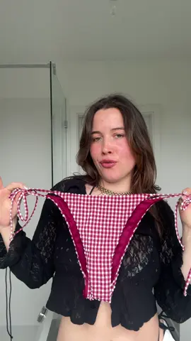 A post by @frgretel on TikTok caption: Anzeige | ich bin mit 10 Bad bunnies und @Zalando auf nem Boot #zalandosquad #zalandostyle #whatdoiwear