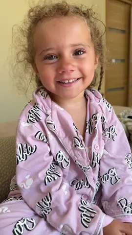 A post by @krimsow_off on TikTok caption: Ma fille et son ami imaginaire  
