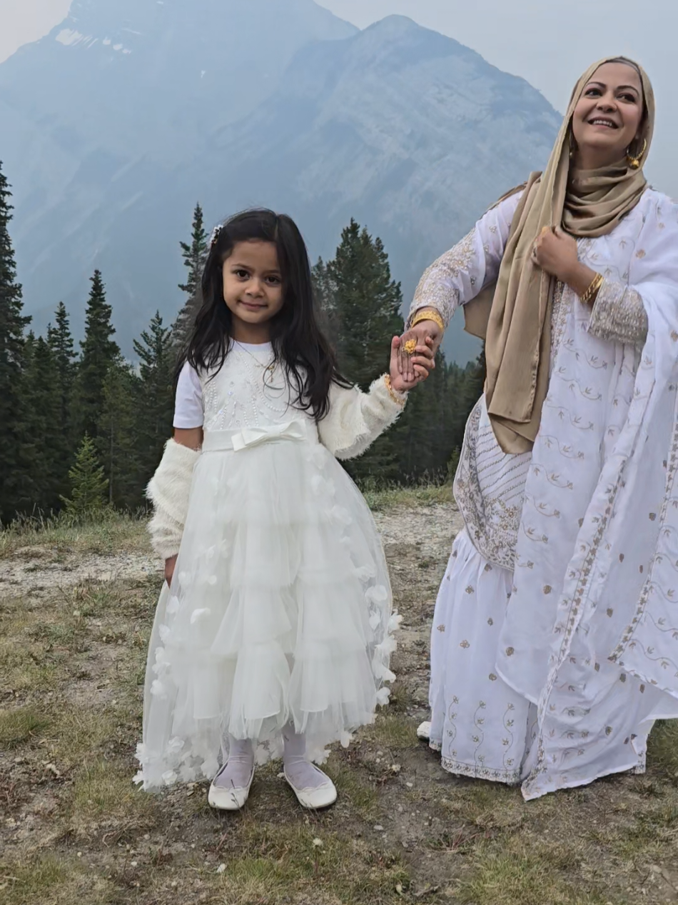 A post by @wahidastinyworld on TikTok caption: My cousin sisters Nikah #foryoupage #fypage #tiktokviral #fypシ #foryoupage❤️❤️ #Bangladeshiwe#nikah#banff#cana#usa🇺🇸 #Bangladeshi #weddingtiktok 