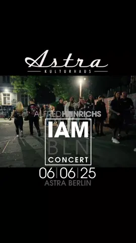 A post by @iamalfredheinrichs on TikTok caption: IAM BLN 😎 + BERLIN WAR NATÜRLICH WIEDER ESKALATION 👊🏽🖤🤍🖤 + @ALF bedankt sich bei jeden Einzelnen, der da war 🥰