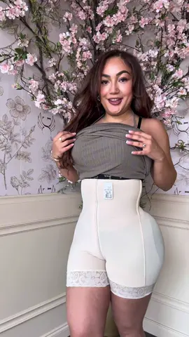 A post by @melanygarciiia on TikTok caption: @Contour Goddess #contourgoddess #colombianfaja 