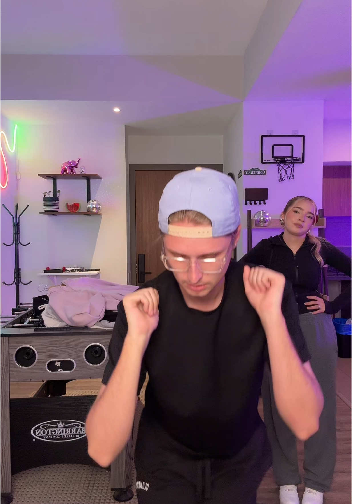 A post by @dayanaraurios on TikTok caption: Para los que me preguntan por qué no invito a @Zach Jaquith a bailar….. acá la razón 🤣🫦💅🏻 le encanta robar cámara 🤣