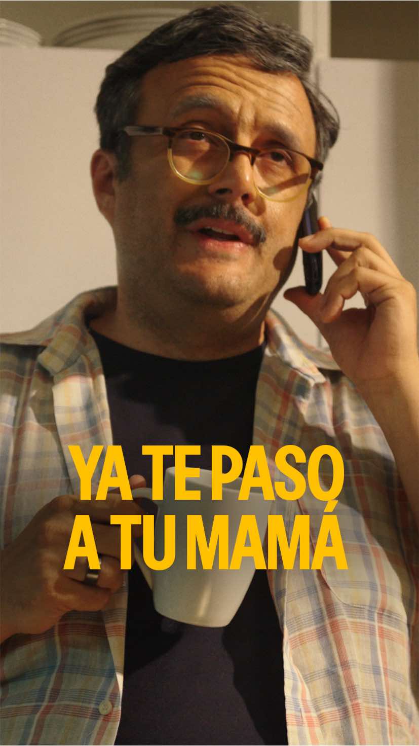 A post by @elcuarticopod on TikTok caption: ¿Cómo hacer que tu papá no le pase la llamada a tu mamá? Dile que le mandaste dinero por @Retorna | envía dinero seguro y vas a llamar su atención por fin, POR FIIIIIINNNN.  Usa el código ELCUARTICO para recibir descuentos en tus envíos.