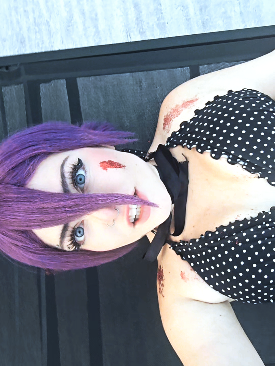 A post by @ on TikTok caption: #rezecosplay #chainsawmancosplay #rezechainsawman #cosplay #wlw 
