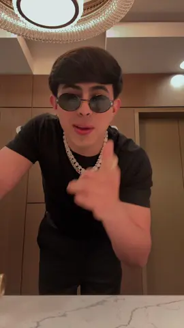 A post by @oscar_maydonnn on TikTok caption: 4 Qlos que rica cena 😏 #fyp #fy 