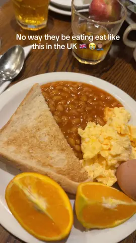 A post by @adrian_peru on TikTok caption: This can’t be where Gordon Ramsay came from 😭🤦🏽‍♂️(Next stop… Spuds Bros 🥔🫘) #UKFood #BeansandToast #Chewna #London #MidFood #Rating #EnglandFood 