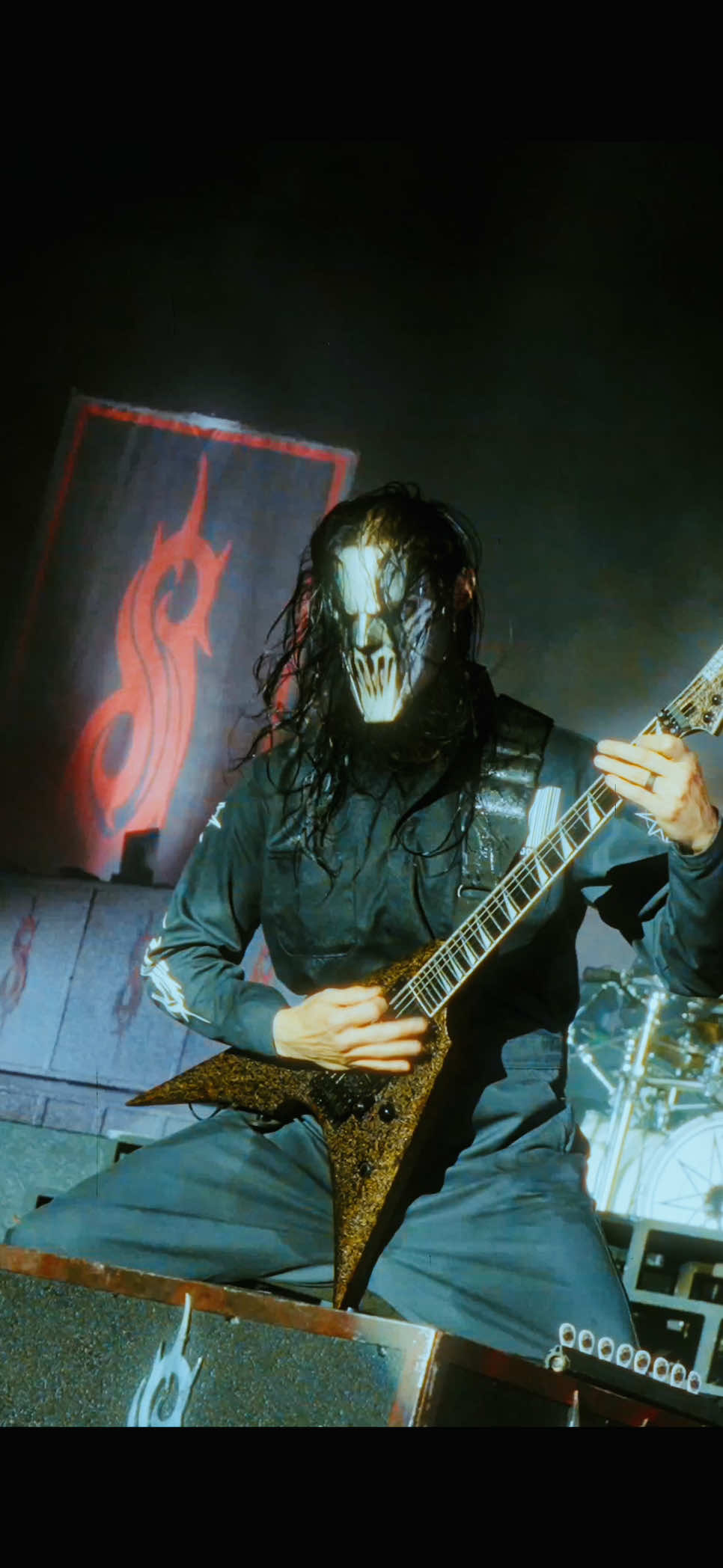 A post by @slipknot on TikTok caption: Pop star threat. #slipknot #mickthomson  🎥 @danvirchow 