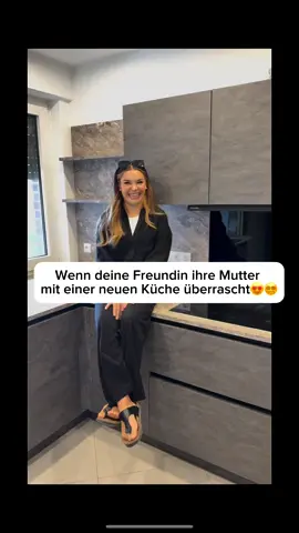 A post by @manja_faiez on TikTok caption: Wie würdet ihr reagieren?🤣🥵#fyp #foryouupage ##typischfrau #typischmann #nomobbing #justtfgorfun#couplecomedy #funnyvideos#fypシ #fypage #fürdich #goviral #viralvideo #viraltiktok#nehmtesmithumor