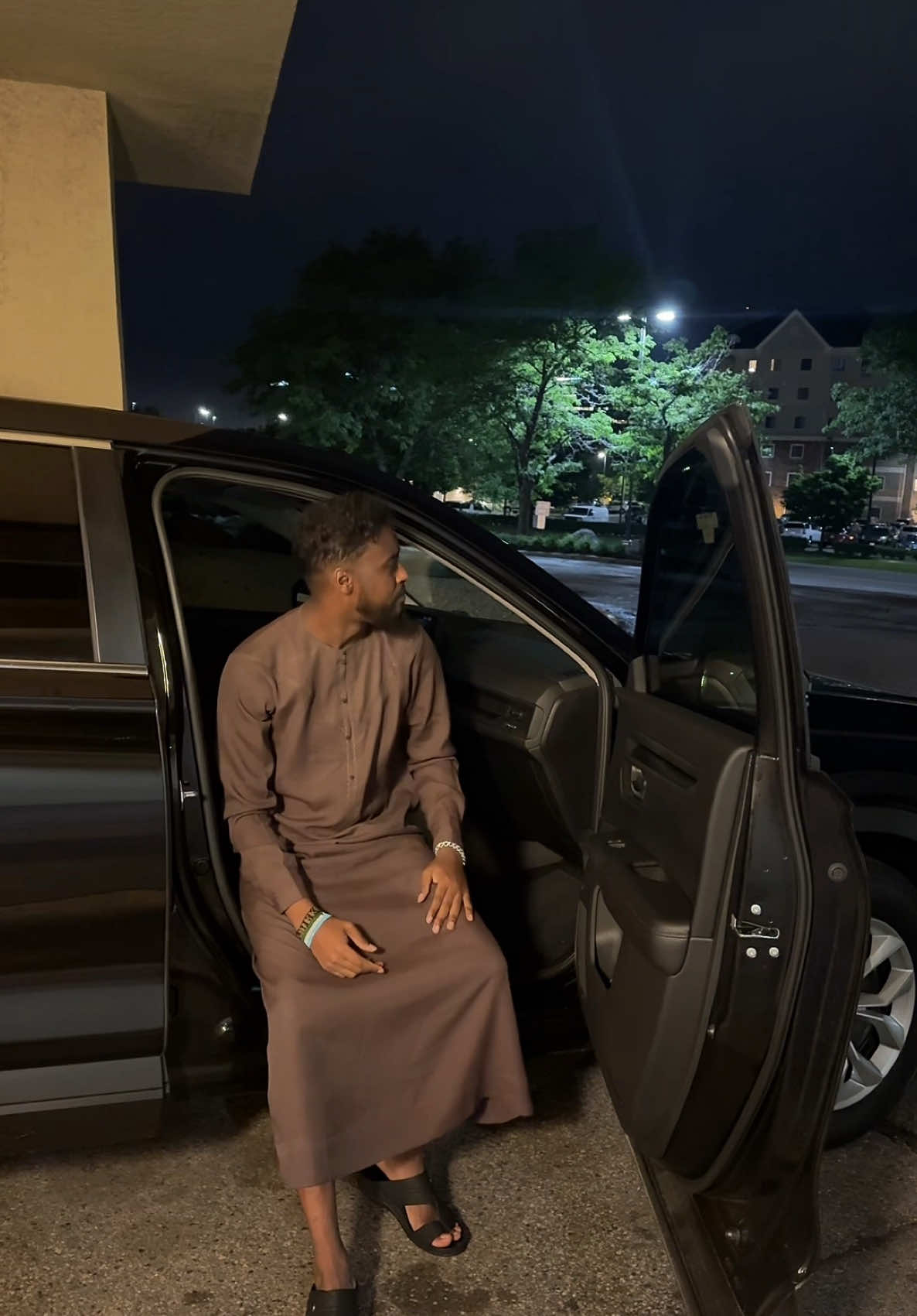 A post by @_kingsaajin_ on TikTok caption: Bal kwrn ? #boqor_saajin 