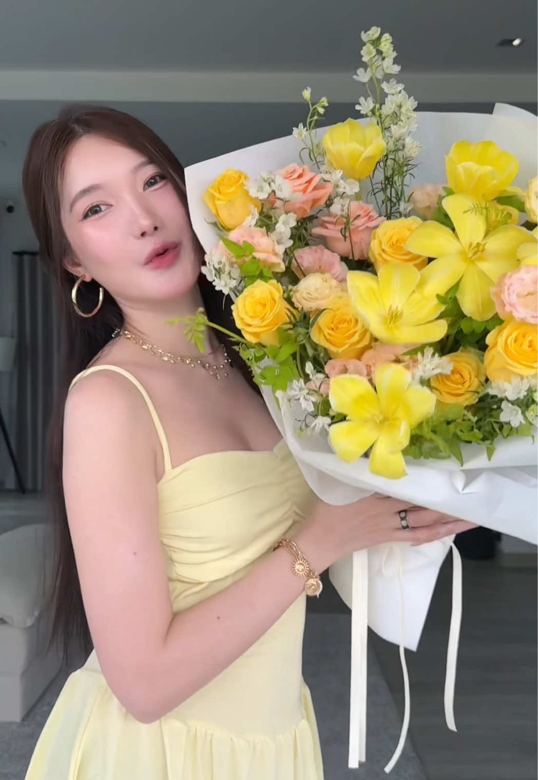 A post by @ccreamlike on TikTok caption: ชอบที่สุดเลย!!  #ล้างเดียวไบรท์เหมือนใช้เซรั่ม @Garnier Thailand #Skincare 