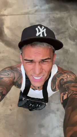 A post by @raul.dumitras on TikTok caption: siamo quello che vuoi essere tu💗