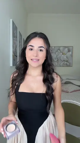 A post by @yaraaziz on TikTok caption: شو رايكم ؟؟ #دبي #يارا_عزيز #yara_aziz 