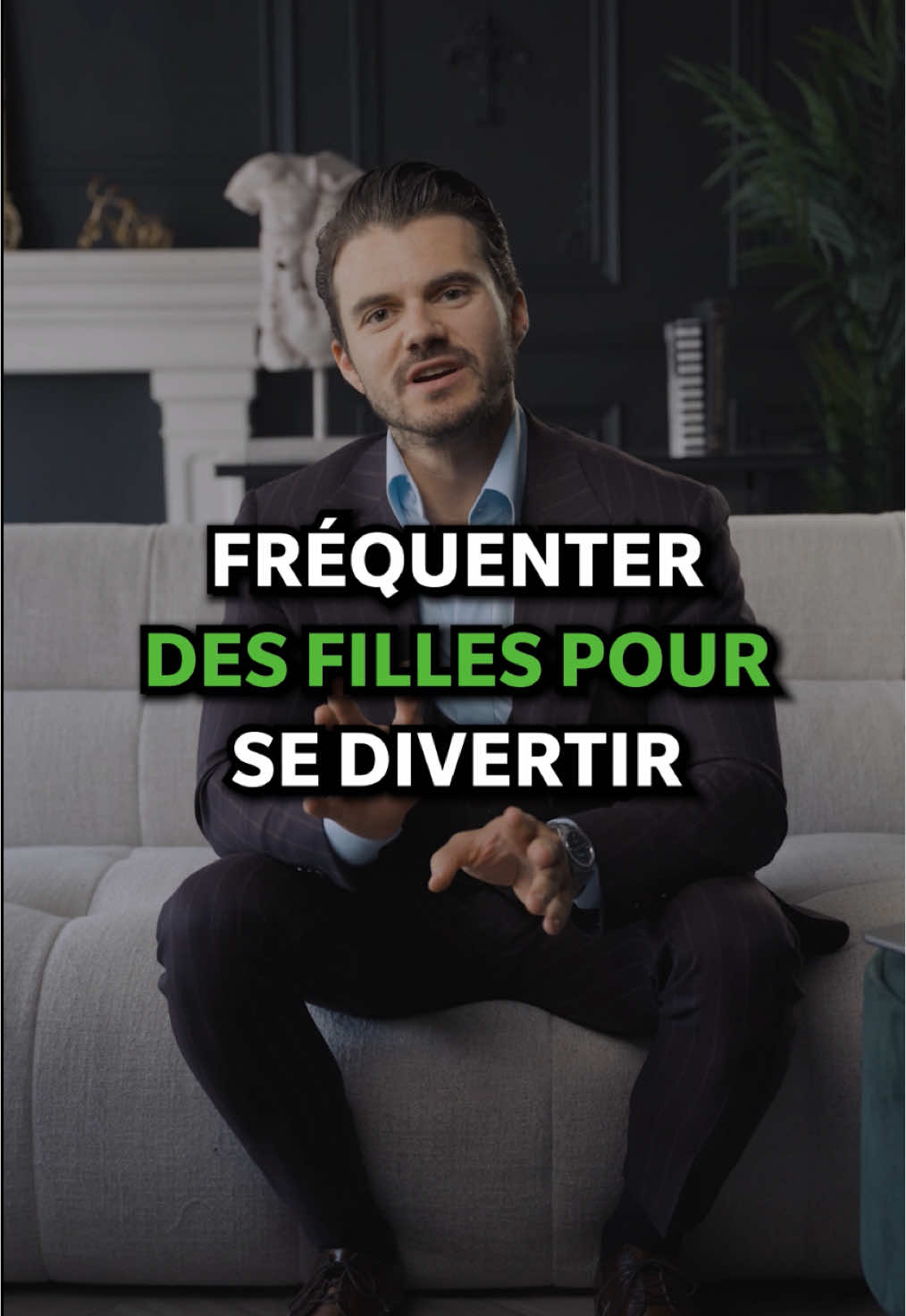 A post by @pc.jolicoeur on TikTok caption: Fréquenter des filles pour se divertir #pcjolicoeur