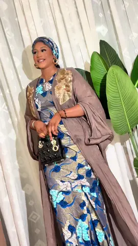 A post by @chefdegrinmajolie on TikTok caption: J glow un peut 🥰 @Bellange couture 🧵 