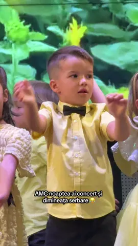 A post by @daniela.iliescu on TikTok caption: Vai cat îl iubeeesc 💛💛💛😂 a zis ca din cauza mea ca eu nu l-am lasat sa doarmă, nu ca ar fi stat el prea mult la joaca. 😂😂
