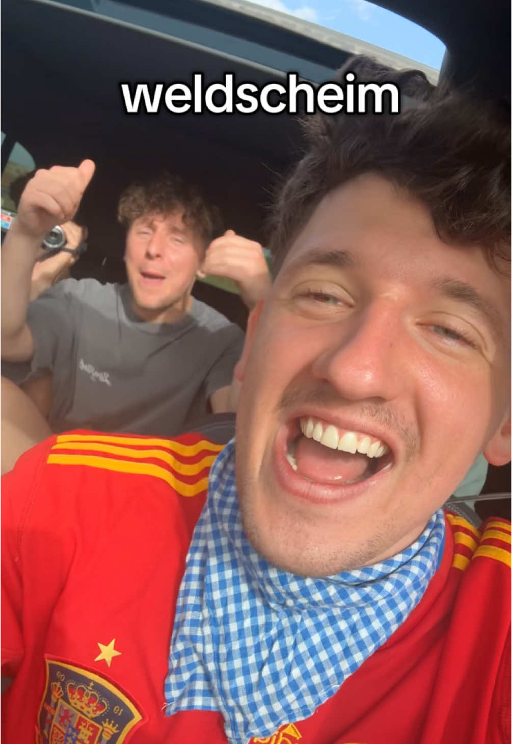 A post by @tream_auf_spotify_ on TikTok caption: genießt das wetter🫶 #4u 