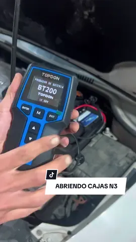 A post by @chivitocars on TikTok caption: Abriendo CAJAS con ChivitoCars N3 #coches #chapaypintura #chivitocars #reparacion #taller #parati 