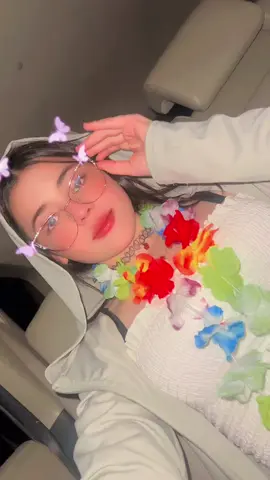 A post by @miflaca044 on TikTok caption: Estoy aquí bb🙈