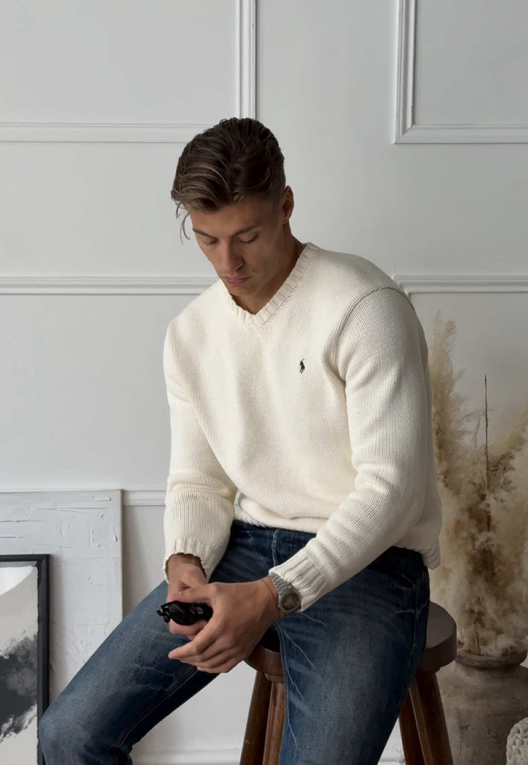 A post by @maxhamilton_ on TikTok caption: Classic look - full outfit below:  Blazer - @Suitsupply  Jumper -  @Ralph Lauren  Jeans - @Lee Jeans 