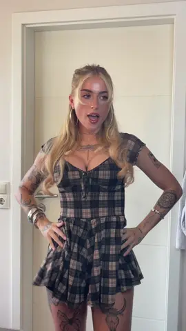A post by @ramona_jst on TikTok caption: #fyp #fürdich #techno 