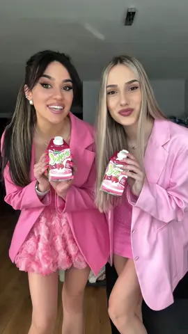 A post by @lilly_anachkova on TikTok caption: @Пресиана Спасова в розово преди GTA 6 😱 А аксесоарът е Wave с вкус ягода 🍓 Колко оценявате аутфитите ни? 💖 #wavе #wavechallenge 