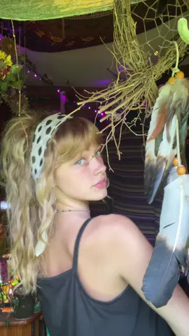 A post by @ella.wier6 on TikTok caption: my birthday is tmrw🥳🥳🥳🥳