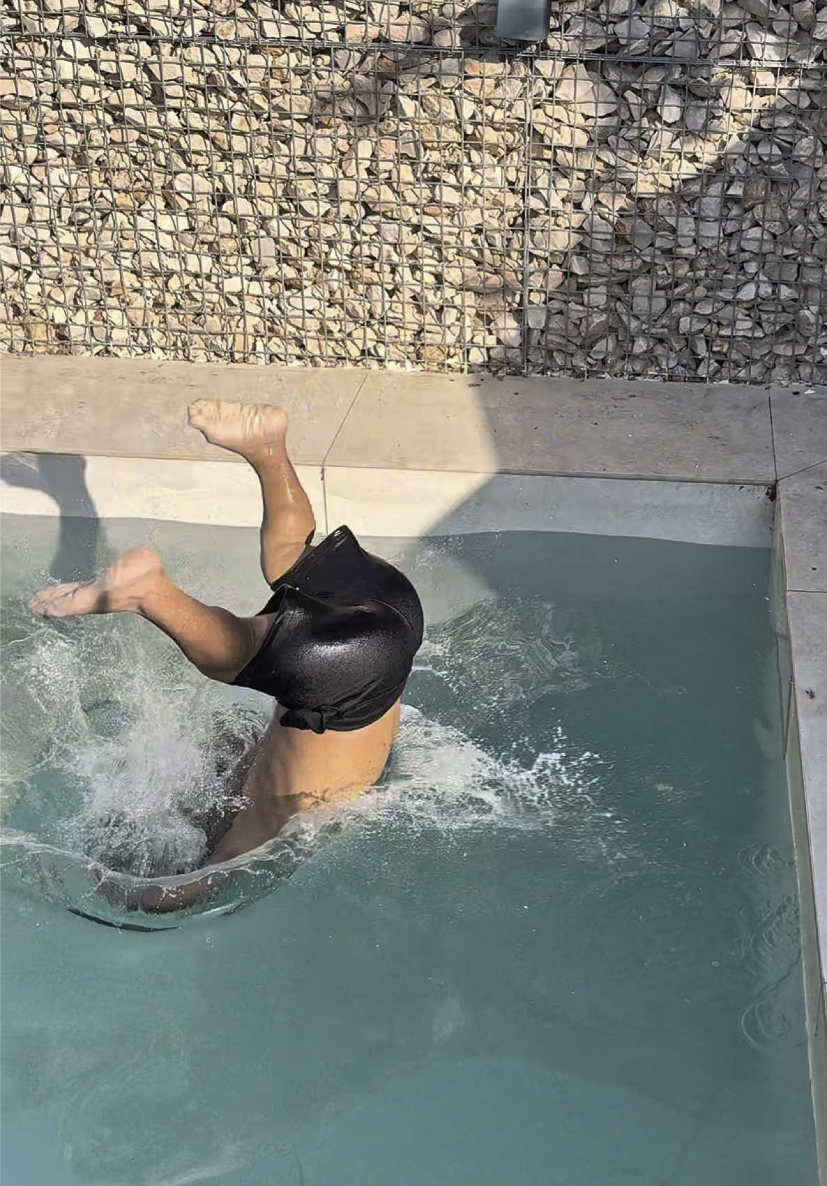 A post by @manolorojitastv on TikTok caption: 💧 