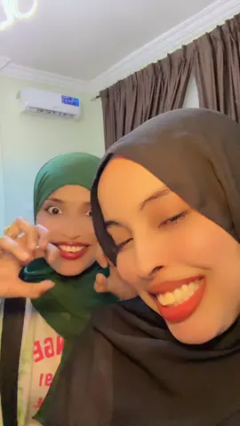 A post by @sihamiita_ on TikTok caption: Wax Kama Fahansani Maxa Lawadaa Rer Comment#queensihaam #ritaasha #axmed_ak2 #lukcmaan #ramlahmed7 