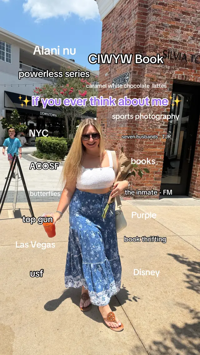 A post by @vvanessawenzl on TikTok caption: just a few things that make me, me💜✨🦋📚 #lifestyleblogger #BookTok #trend 