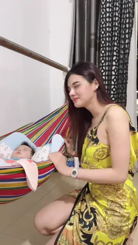 A post by @soklin99990 on TikTok caption: នឹកអូនរាជណាស់🥹