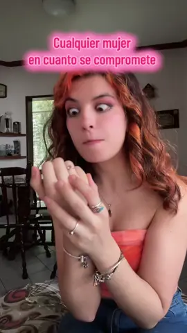 A post by @minynaranja on TikTok caption: Mi precioso anillo #humor #anillo #minynaranja #compromiso #boda @Juan Carlos Hdez 
