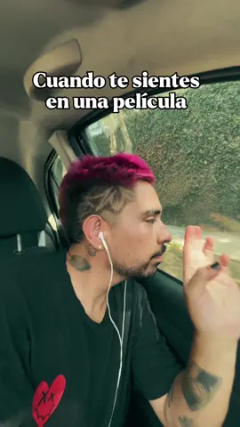 A post by @soybanaz on TikTok caption: Cuando te sientes en una película 🤣