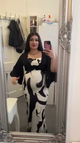 A post by @sakira_anays89 on TikTok caption: #videoviral #tiktokviral #pregnant #babygirrl💜 #babygirl 