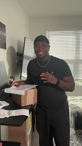 A post by @chefchosen on TikTok caption: Easiest order i’ve ever packed! 12 bottles in on shot 😂❤️🫶🏿
