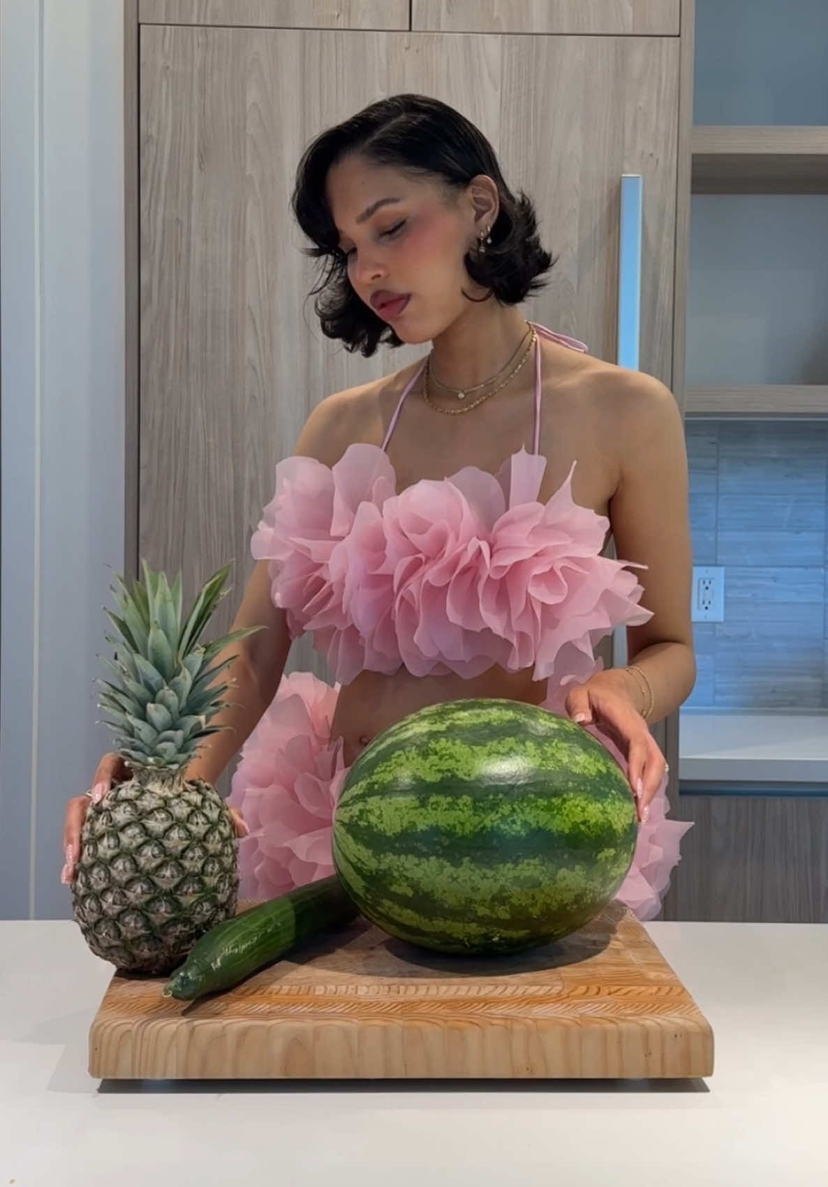 A post by @naraazizasmith on TikTok caption: before you tell me water doesn’t have a taste… yes it does 🫠 I’ll elaborate on Instagram stories  #easyrecipe #fypシ #drink #pregnant #hydration #metapartner 