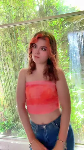 A post by @minynaranja on TikTok caption: Anoche comí pescado #kawaii #gestos #facedance #minynaranja 