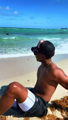 A post by @davinchi on TikTok caption: #fyp 