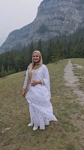A post by @wahidastinyworld on TikTok caption: ❤️#weddingtiktok #usa🇺🇸 #foryoupage❤️❤️ #fypシ #fypage #foryoupage #tiktokviral #happy #feelinggood 