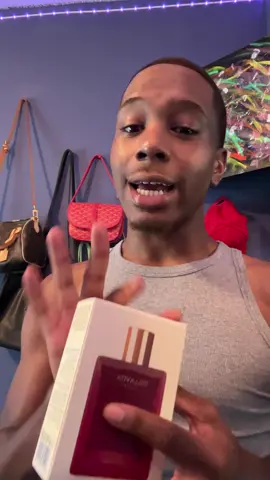 A post by @iiiamlee__ on TikTok caption: #fyp #viral #creatorsearchinsights #perfumetiktok #tiktokmademebuyit 