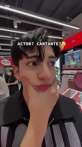 A post by @emanuelsitok on TikTok caption: Un día normal en Tailandia 🇹🇭 ¿Lo conocen? 🫣 #tailandia #bl #thailand #paratii 