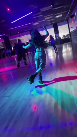 A post by @rollinwithnunu on TikTok caption: Ayyy ladiesss🙃#rollinwithnunu #fyp #trending #rollerskating #viral #foryoupage 