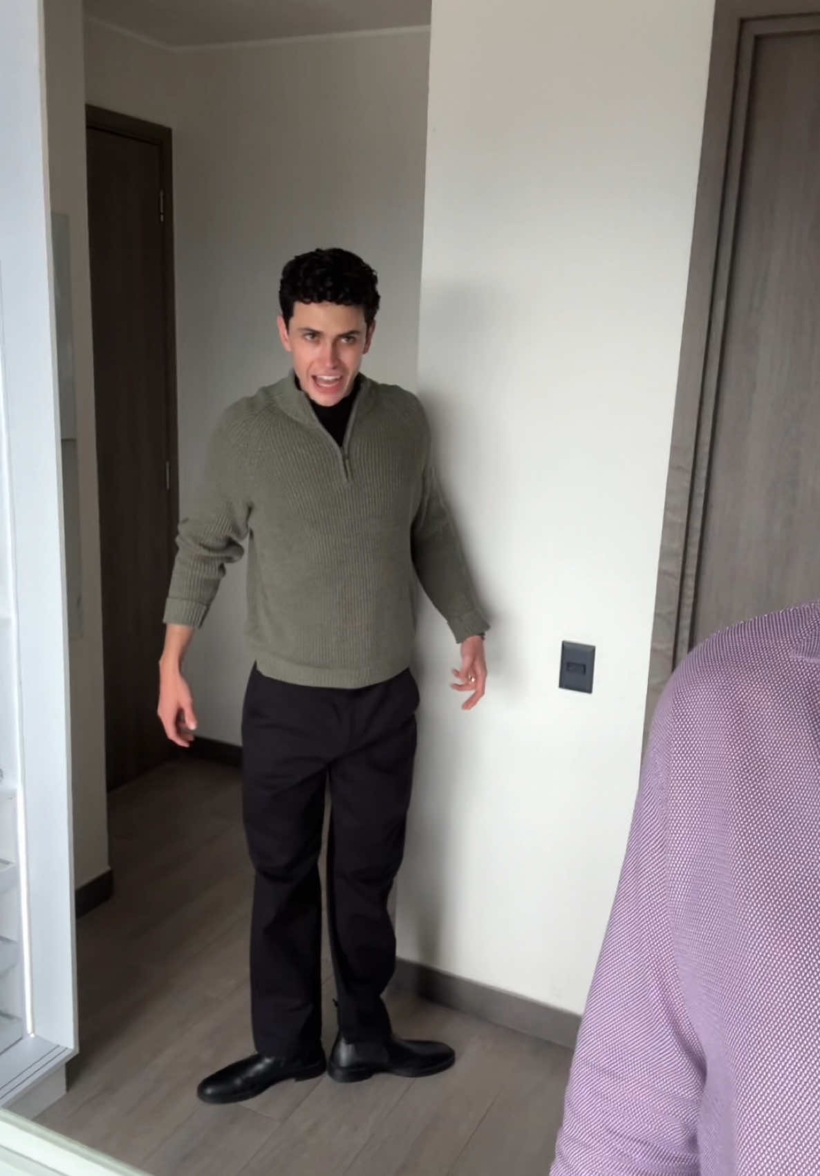 A post by @orsonpadilla63 on TikTok caption: Un KHE? 😐 