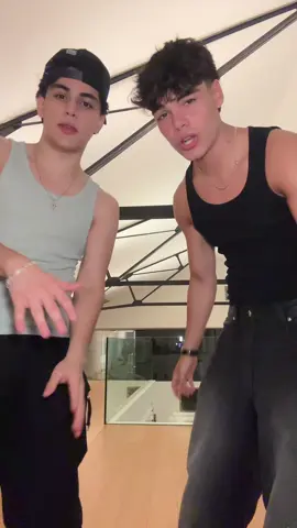 A post by @alan.arrieeta on TikTok caption: las nenas @Álvarito🐍 