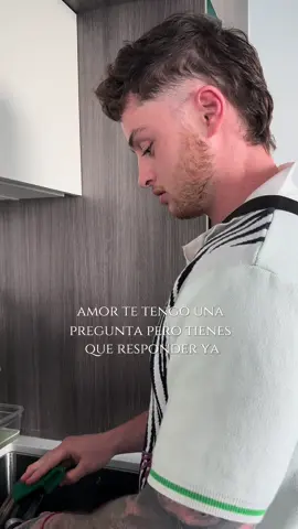 A post by @chrisrenaudd on TikTok caption: A preguntas capciosas respuestas inteligentes. #fyp 