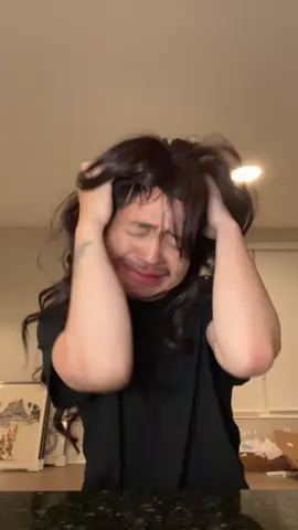 A post by @ on TikTok caption: Hmoob Hawj e txawj txawj dag e.....
